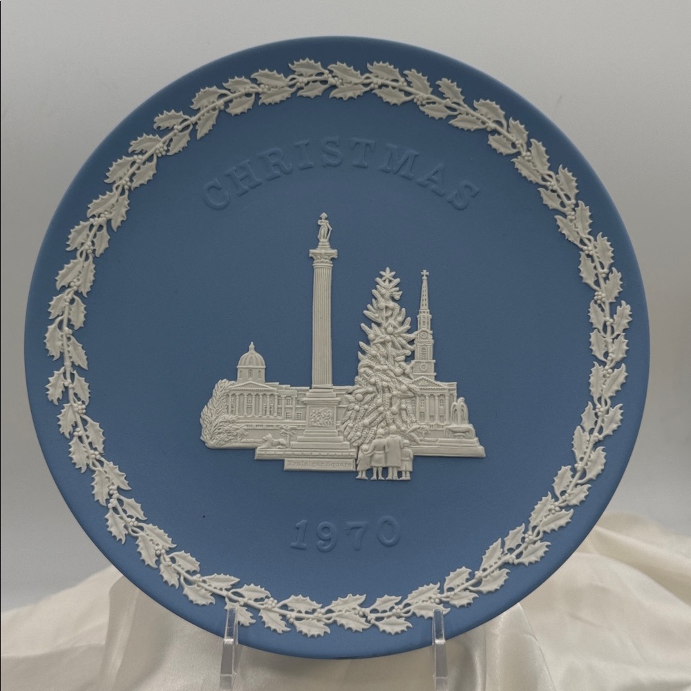 1970 Wedgwood Blue and White Christmas Plate;Trafalgar Square.